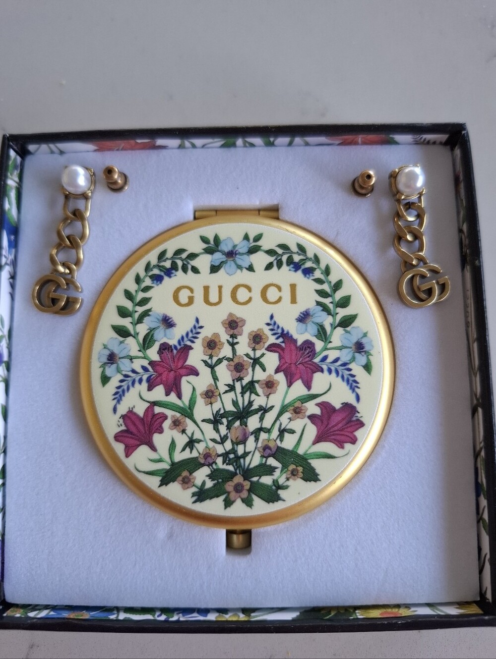 Auth.Gucci Earr.& Mirror Set